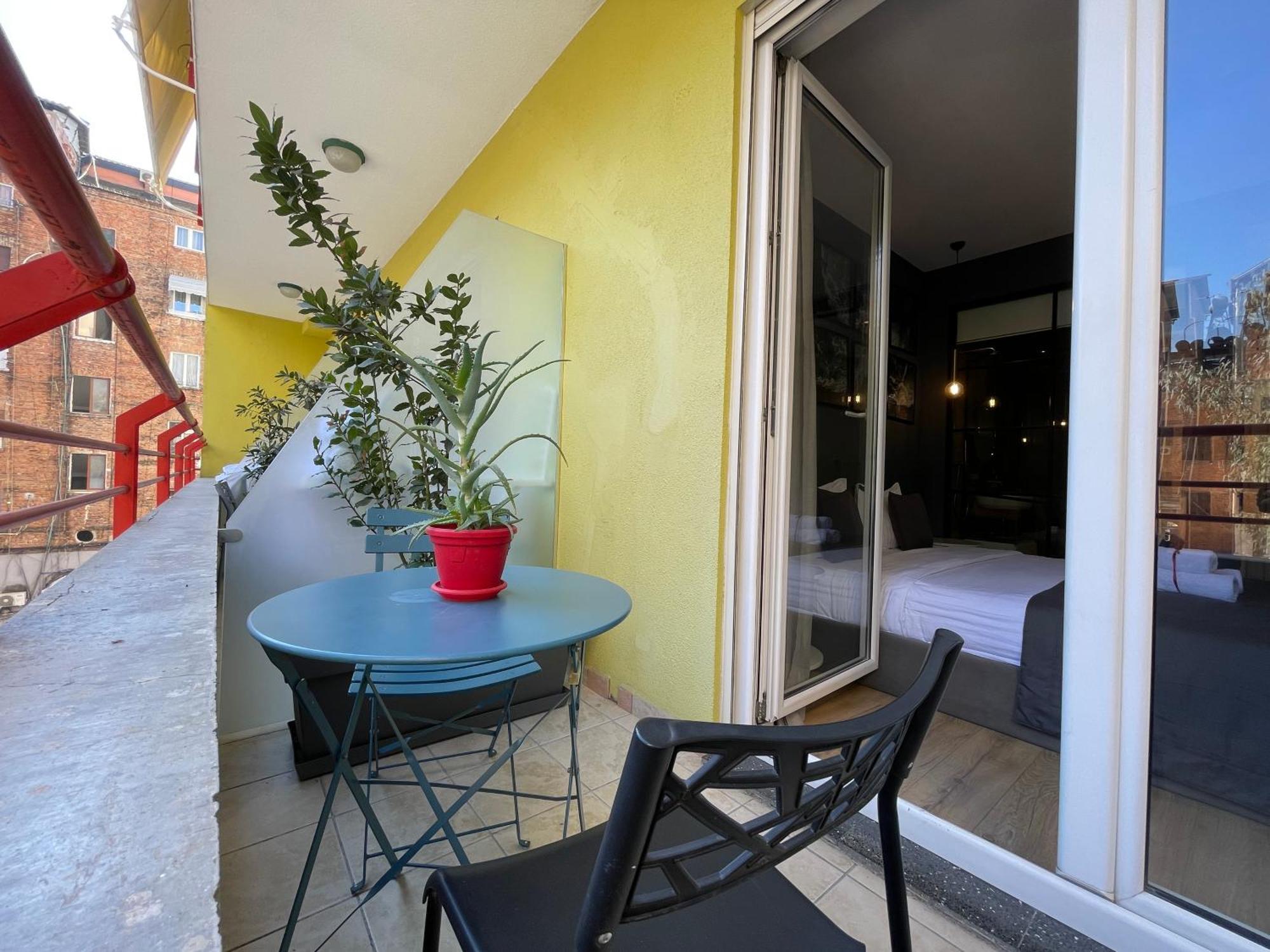 Retreat Apartments Tirana Exterior photo